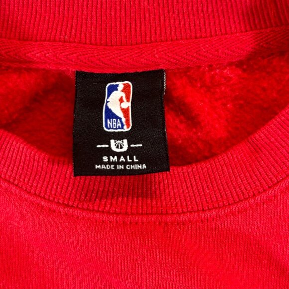 Chicago Bulls Sweatshirt Women's Small Red Crewneck NBA Cotton/Polyester Blend - Picture 3 of 9